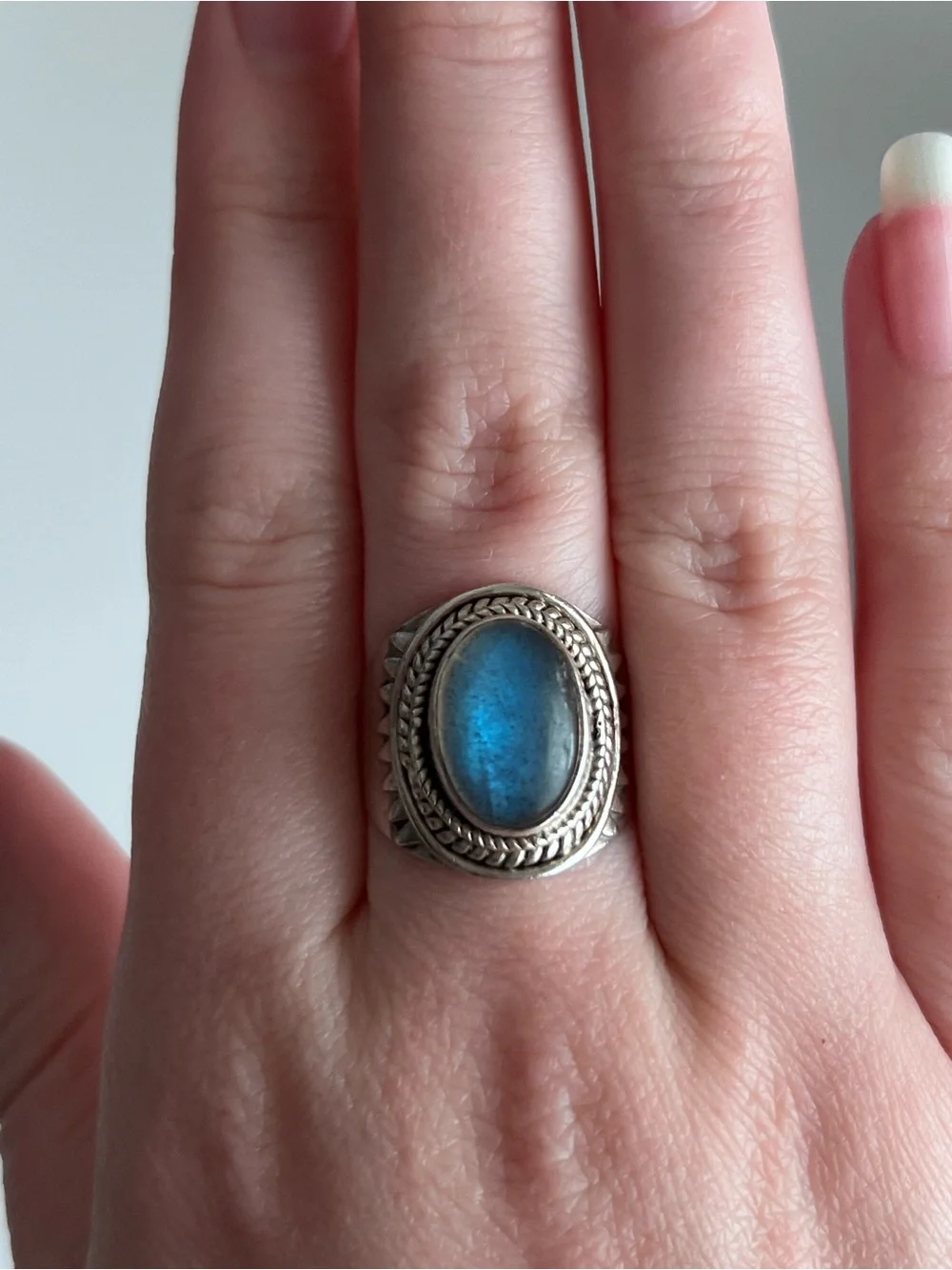925 Sterling Silver Oval Labradorite Or Rainbow Moonstone Ring Size 8.75